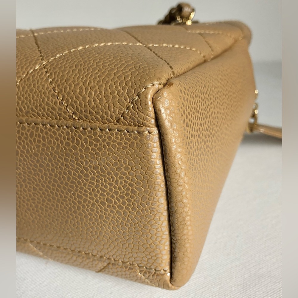 Vintage CHANEL CC Quilted Matelasse Chain Leather Turn Lock Tote Authentic COA - Picture 10 of 16